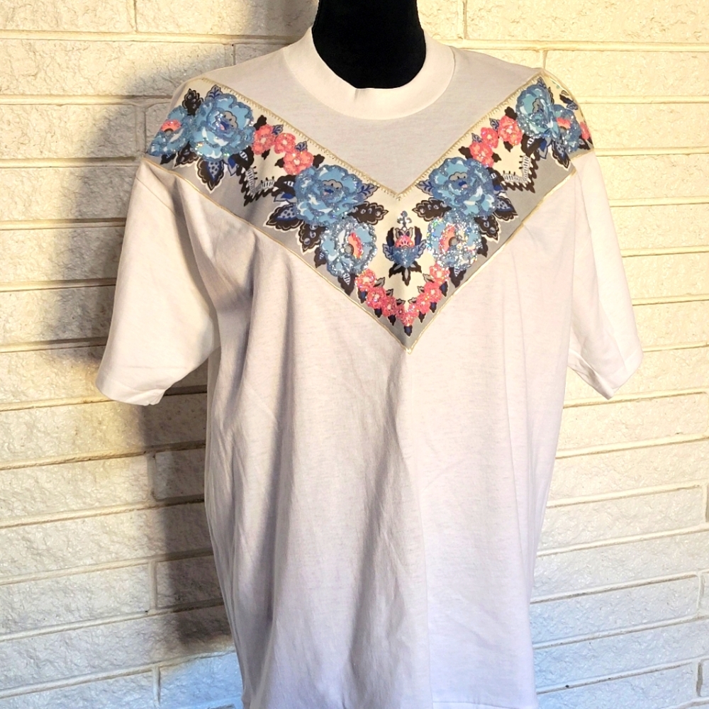 Vtg Oneita power T XLg floral v pattern womens blouse top